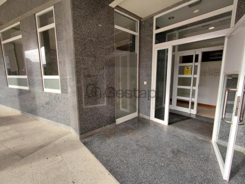 LOCAL CENTRO DE SANXENXO - ACONDICIONADO